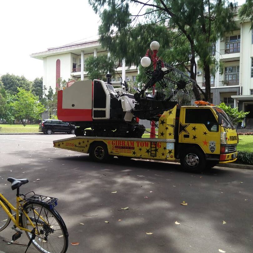 51derek-towing-yogya.jpg